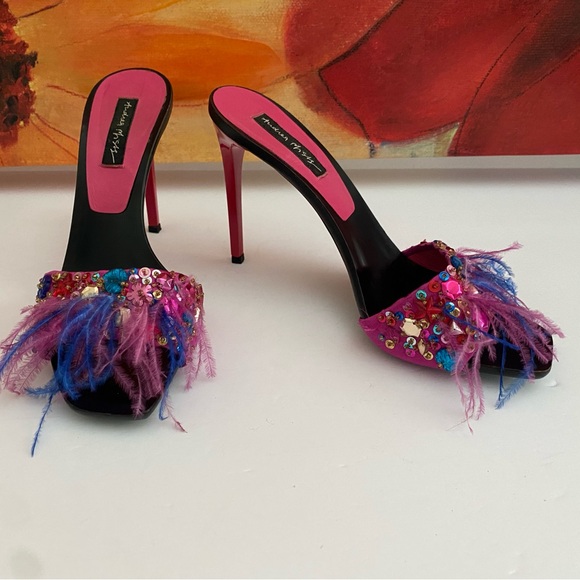 Andrea Fuchsia Feather Embellished Sandal Size 38 Italy - Picture 5 of 8